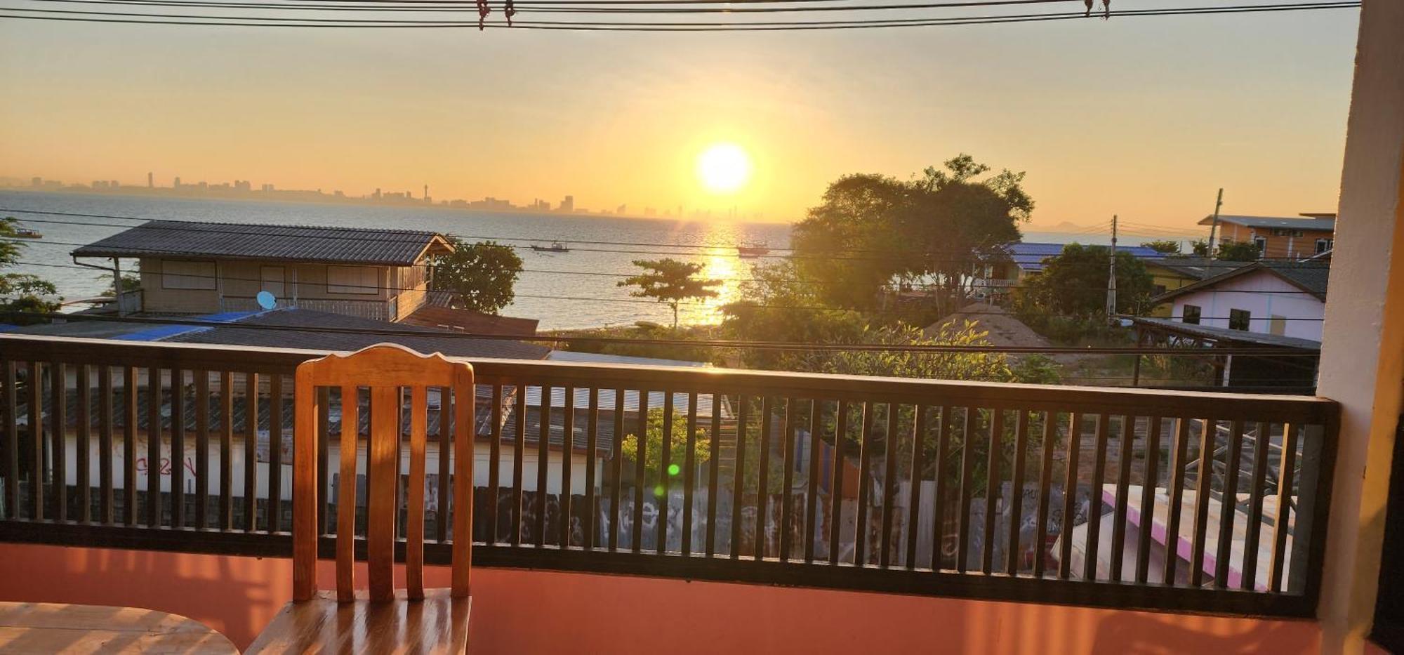 Puttaraksa Kohlarn Hotel Ngoại thất bức ảnh