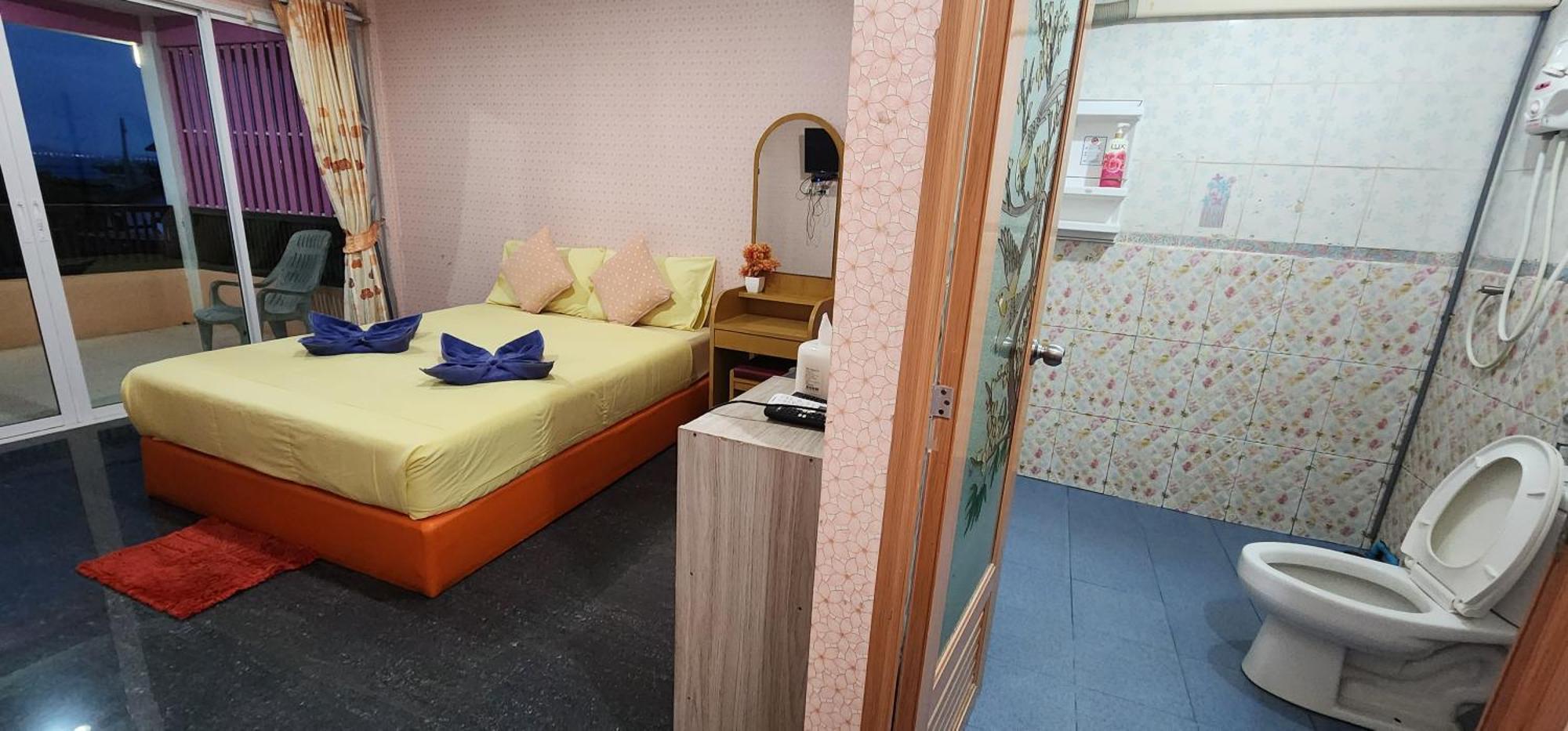 Puttaraksa Kohlarn Hotel Ngoại thất bức ảnh