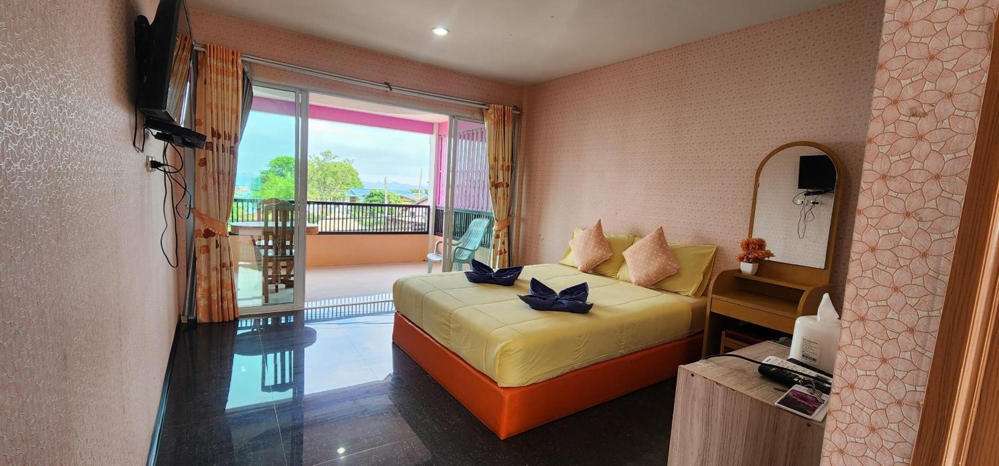 Puttaraksa Kohlarn Hotel Ngoại thất bức ảnh